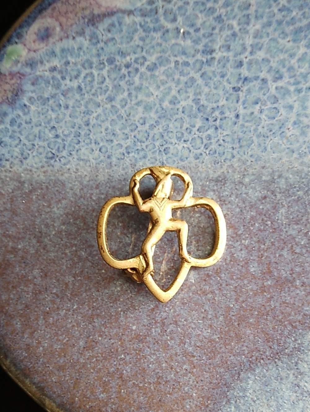 Vintages 40s-60s Girl Scout Brownie Gold Membership Pin